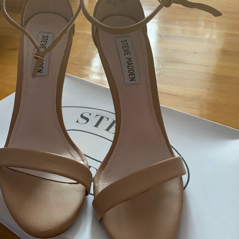 Nude leather heels